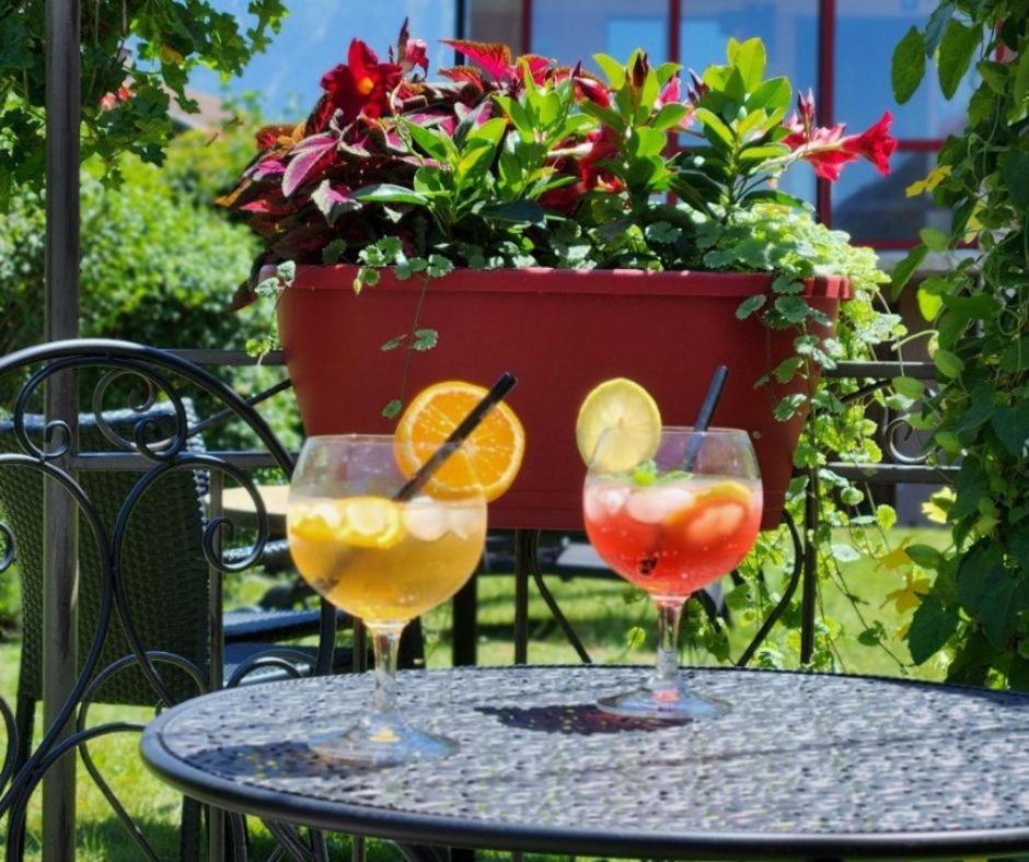 Reves Gourmands, Hotellerie & Gastronomie Vernayaz Exterior photo